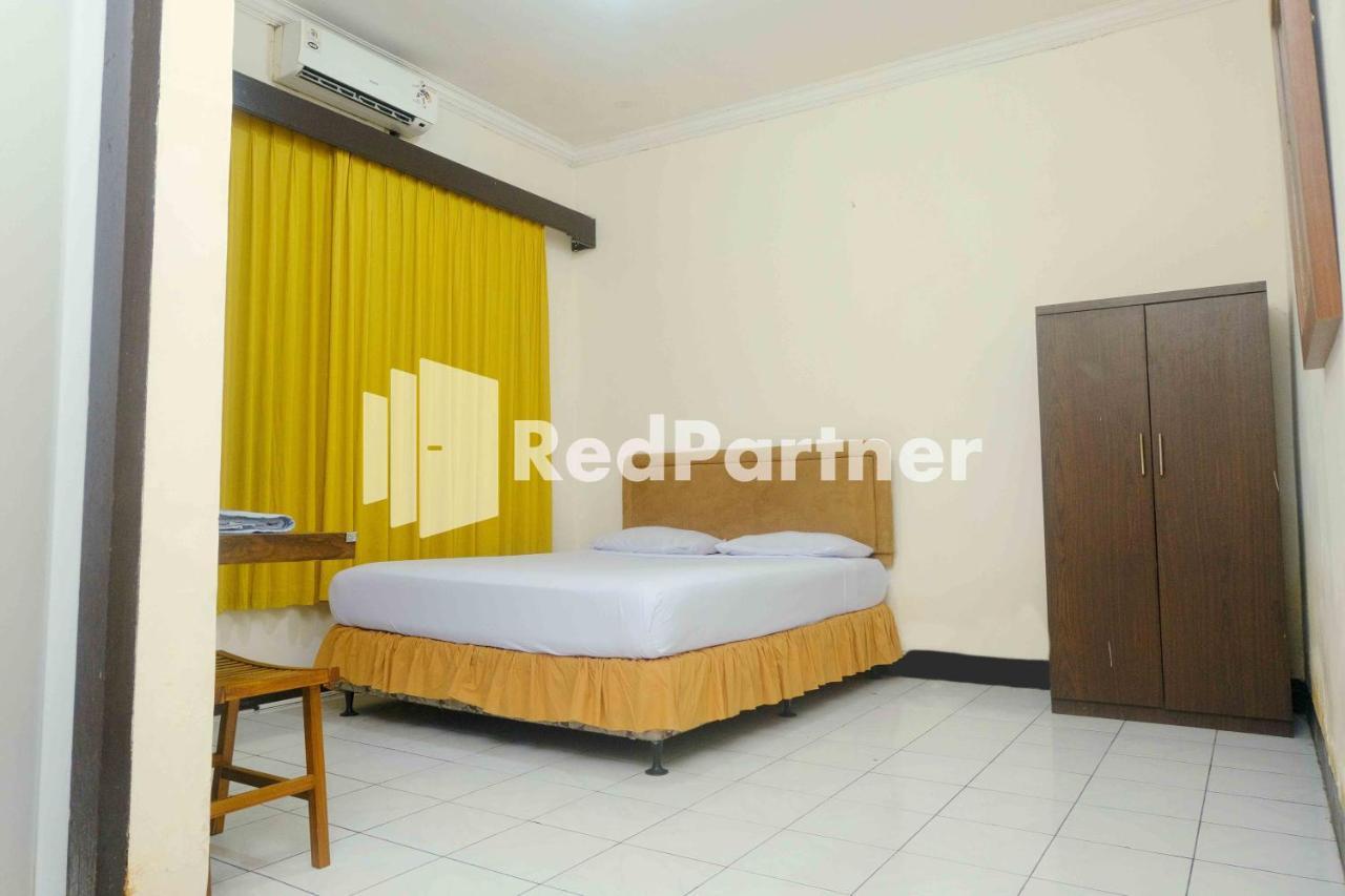 Hotel Transit 1 Makassar Redpartner מראה חיצוני תמונה