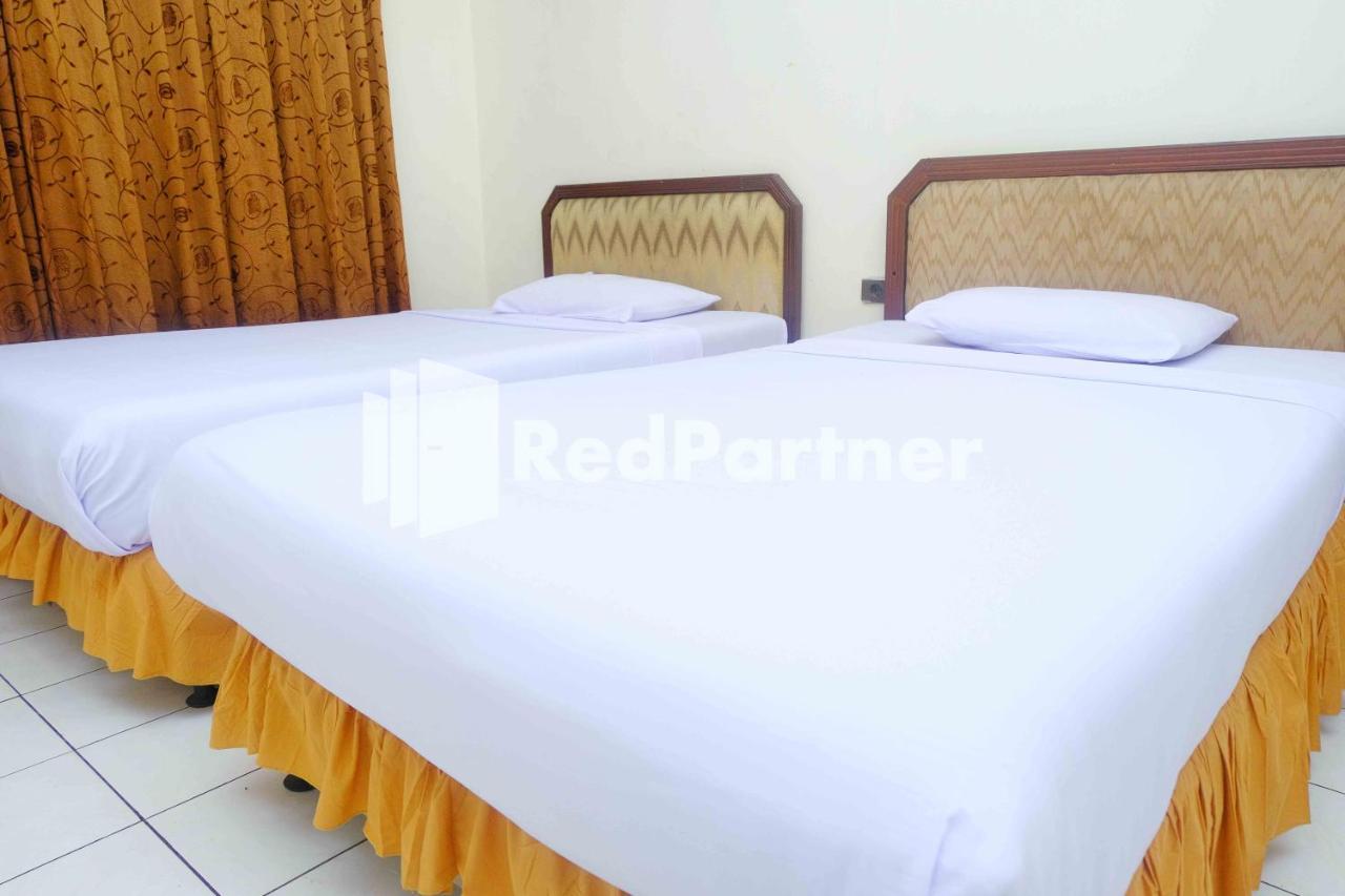Hotel Transit 1 Makassar Redpartner מראה חיצוני תמונה