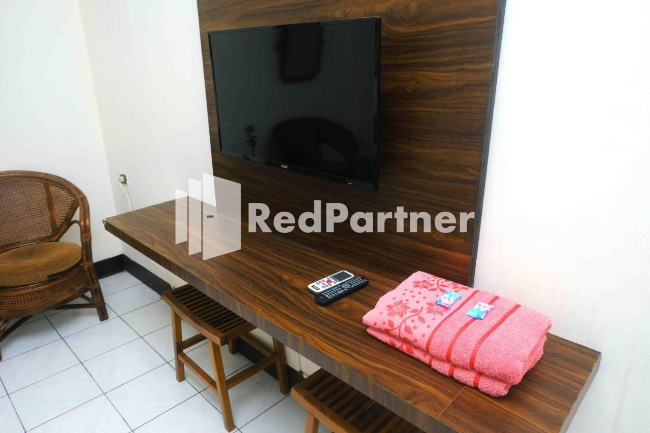 Hotel Transit 1 Makassar Redpartner מראה חיצוני תמונה