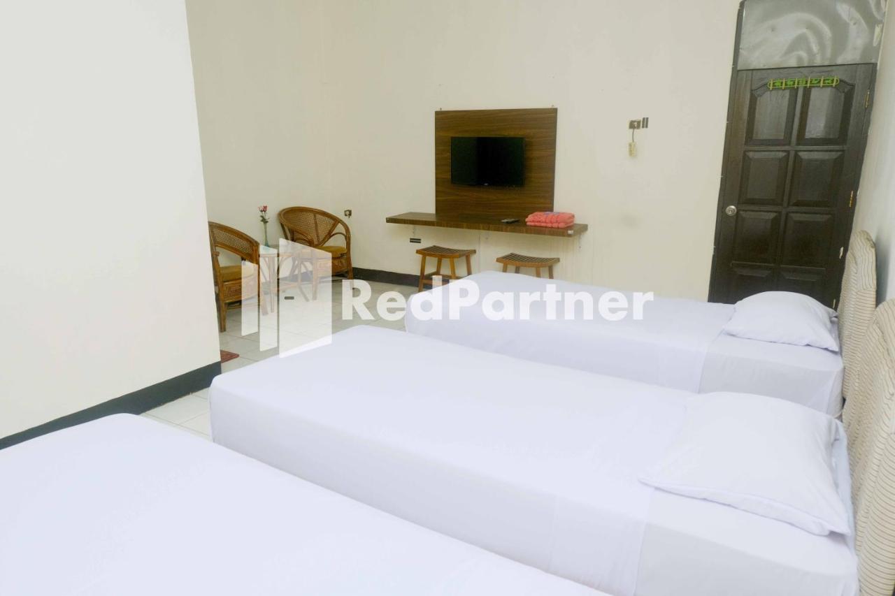 Hotel Transit 1 Makassar Redpartner מראה חיצוני תמונה