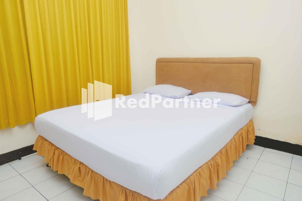 Hotel Transit 1 Makassar Redpartner מראה חיצוני תמונה