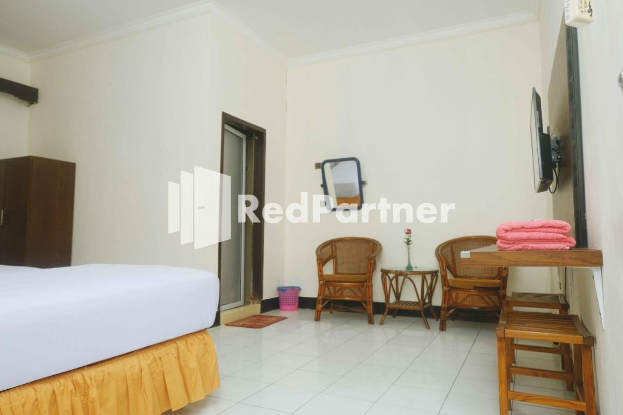 Hotel Transit 1 Makassar Redpartner מראה חיצוני תמונה