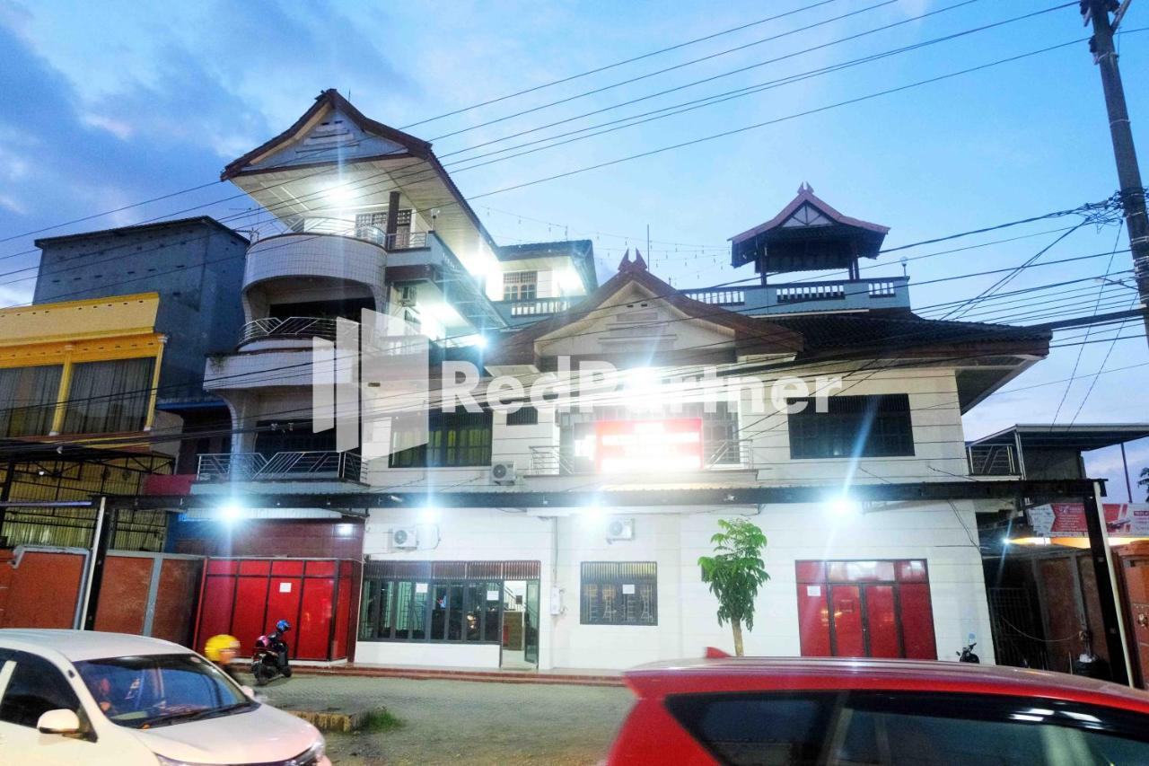 Hotel Transit 1 Makassar Redpartner מראה חיצוני תמונה